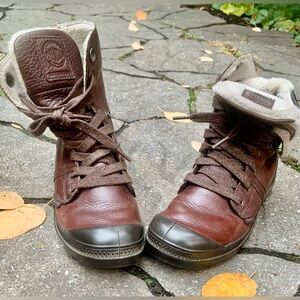 Palladium Leather Shearling Fold-Down Boots sz 7 | Bottes fourrées 37